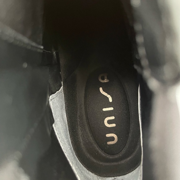 Black block heel booties - Picture 6 of 8